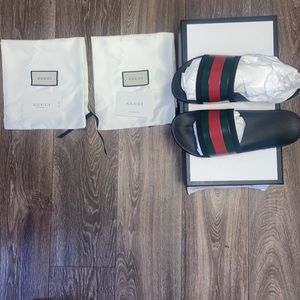 Gucci Pursuit 72 Rubber Slide Black